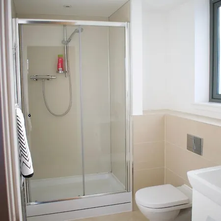 2 Bedroom In *
