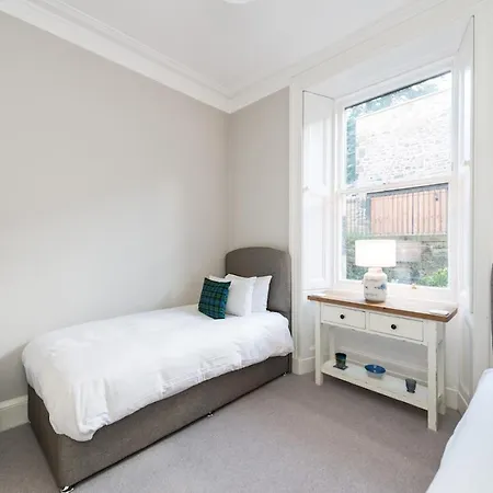 Beautiful And Private 2 Bed Edinburgh