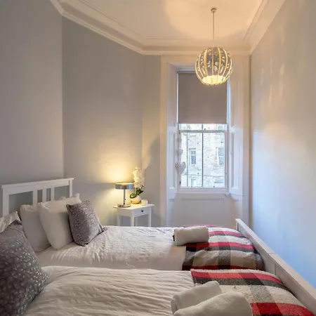 Serviced * Édimbourg