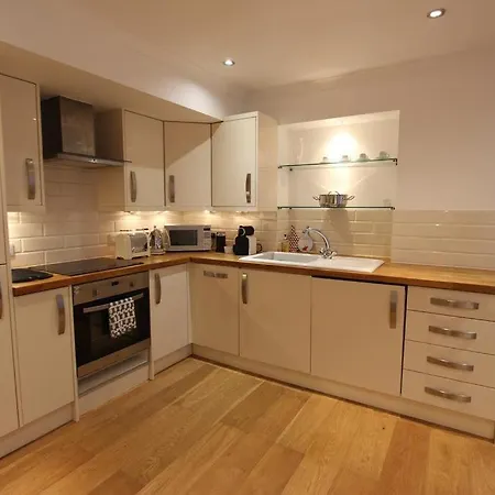 3 Royal Mile Flat Near Castle