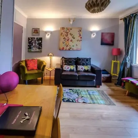 Joivy Stylish Castle View Flat With Balcony アパート