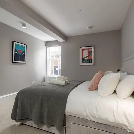 Joivy Luxurious 2br Near Haymarket Station *