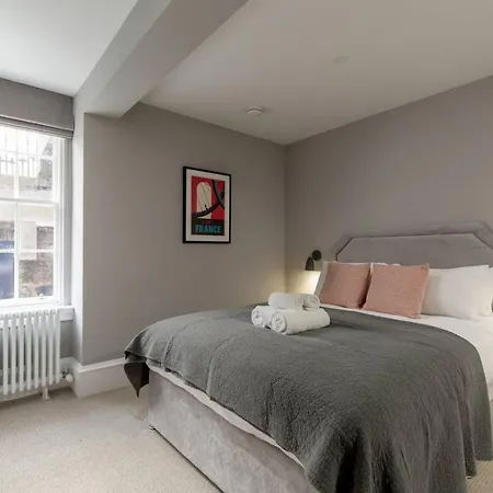 Joivy Luxurious 2br Near Haymarket Station * Édimbourg