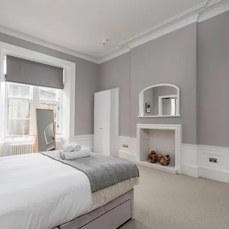 Apartmán Joivy Spacious Close To Princes Street