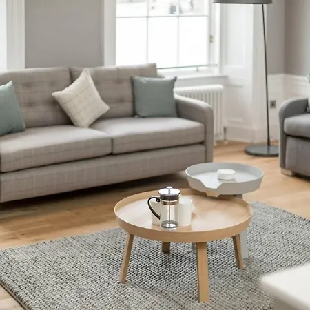Joivy Spacious Close To Princes Street Apartmán