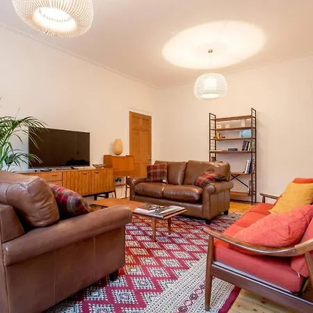 아파트 Joivy Spacious Flat With Garden In Centre