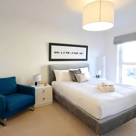 Altido Bright Centre 2bed, 2bath With Free Parking *