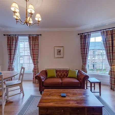 Joivy Stylish In Trendy New Town Location Apartament *