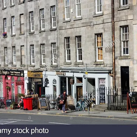 Joivy Bright Flat With Workspace In New Town *