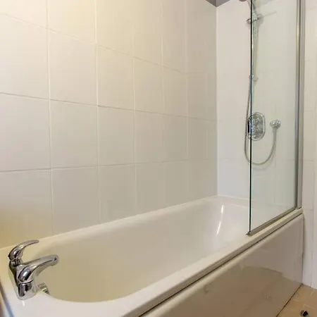 Joivy Spacious In New Town Prime Location Appartement