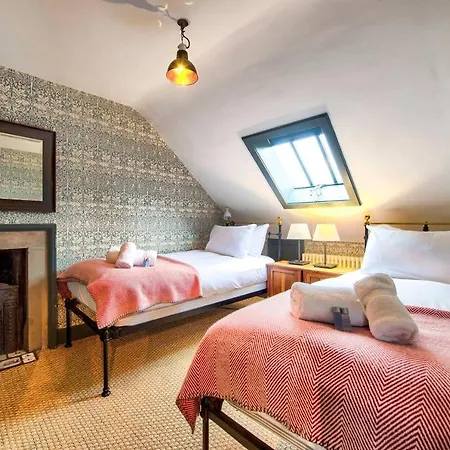 Altido Rock House: Historic Gem - Heart Of The *