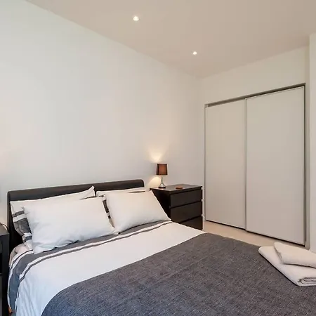 Best Location! - Ultra Modern Quartermile Apt * 爱丁堡