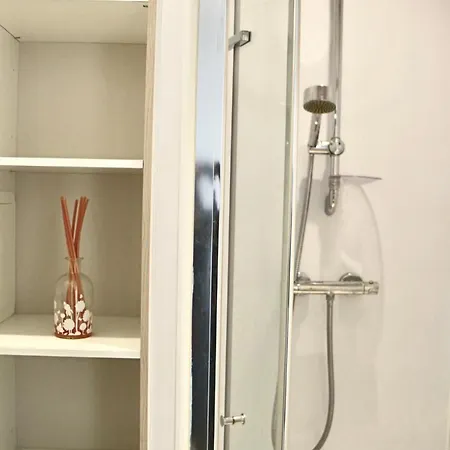 Apartment Modern 2 Bedroom Flat In City Centre