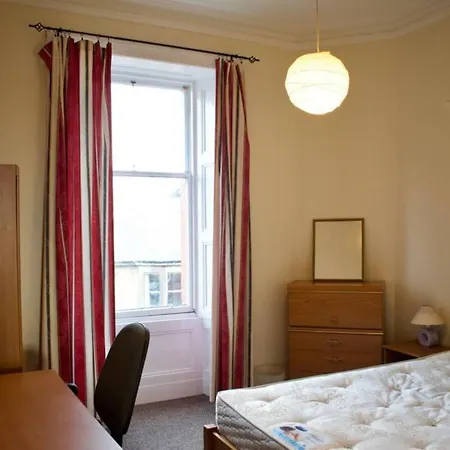 Traditional 2 Bedroom