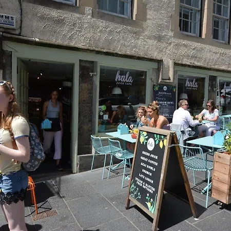 The Bolthole - Fantastic Old Town Location! *