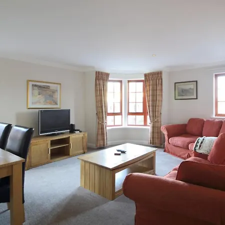 Bright And Homely 2 Bed With Parking Apartment Edinburgh