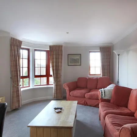 Bright And Homely 2 Bed With Parking