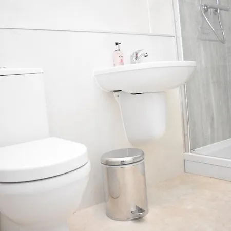 Apartment Bright And Homely 2 Bed With Parking