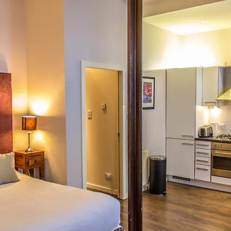 Apartment 2/2 Cowgatehead - Beautiful Modern Studio In The Grassmarket! Edinburgh
