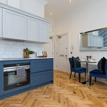 Luxury Renovated 1 Bed Nr St - Super Edinburgh