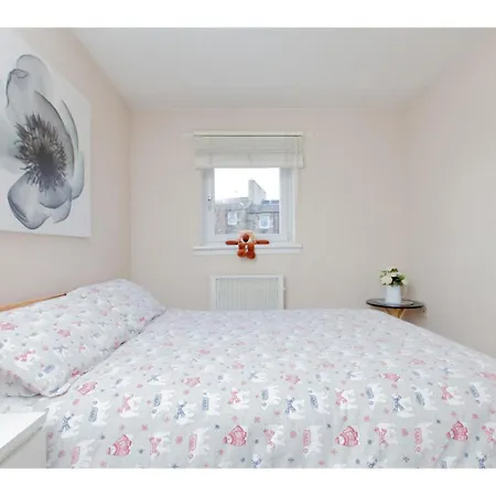 Bright And Quirky Flat In The Centre W/ Parking *