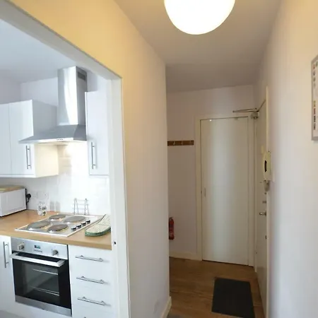 The Bolthole - Fantastic Old Town Location! *