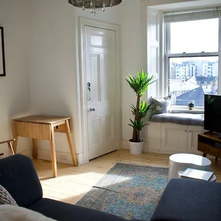 Lovely 1 Bedroom In Central شقة إدنبرة
