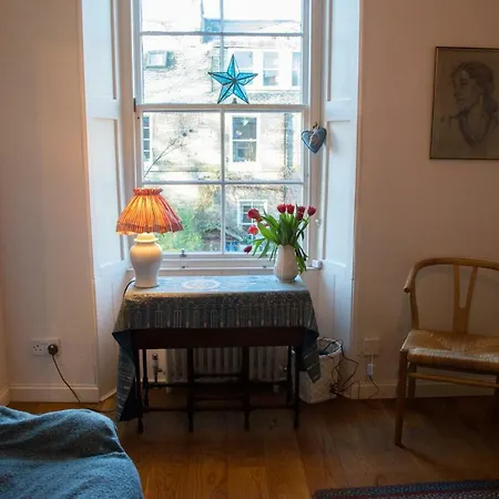 Apartament Traditional Stockbridge Colony With Garden