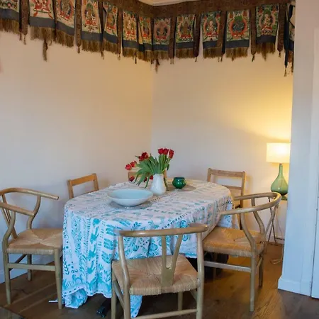 Traditional Stockbridge Colony With Garden Apartament *