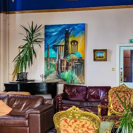Hostel Castle Rock