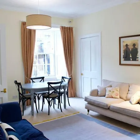 Beautiful 2 Bedroom City Centre Apartamento