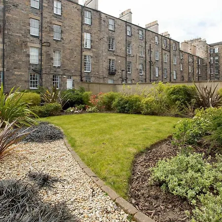 Stylish 2bed Apt With Free Parking/elevator Edinburgh
