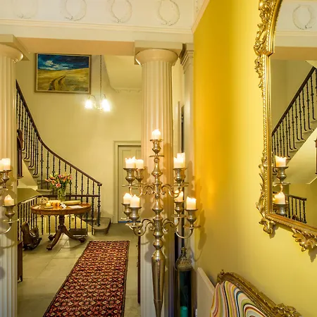 לינה וארוחת בוקר Six Brunton Place