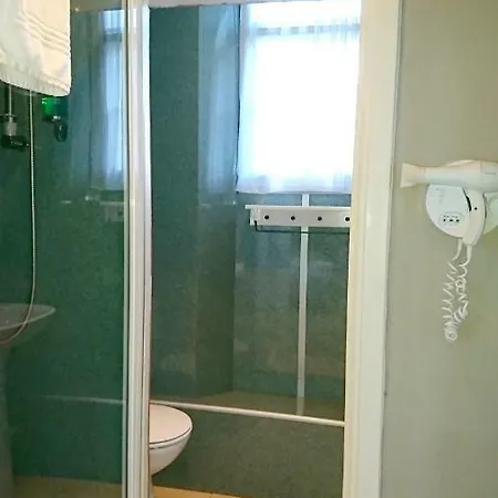 The Thrums 3* エディンバラ