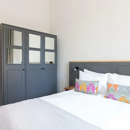 Linton Collection - Blackfriars Lofts Daire