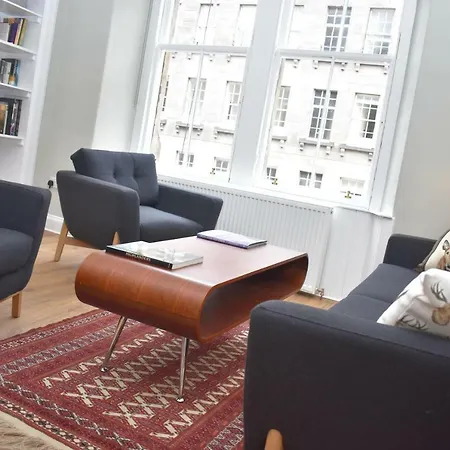 High Street - Modern Scandi Design In The Heart Of The Old Town!