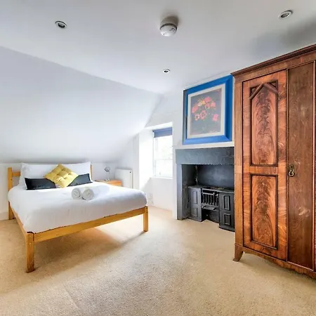 Apartment Stylish Rose Street Apt - Heart Of City Centre Edinburgh