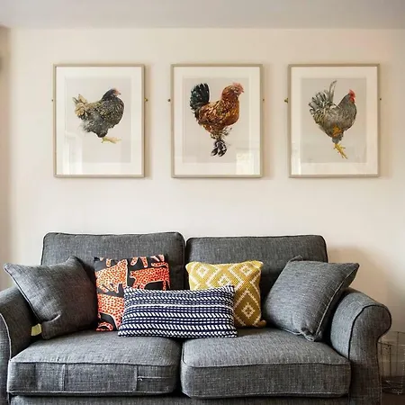 Altido Ultra Stylish Calton Road Apt W/ Parking شقة إدنبرة