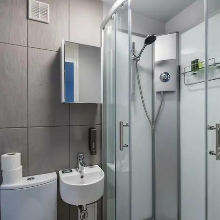 Apartment Holyrood Skyline