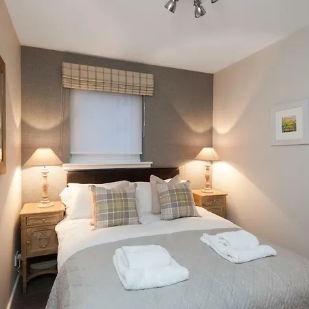 The Botanist Old Town 2 Bedroom Lift Parking Apartment *