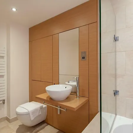 The Quartermile Meadows View 아파트 *