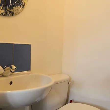 Attractive 3 Bedroom Flat In Central Haymarket Apartament Edynburg