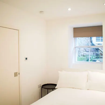 Bright And Modern 2 Bedroom Flat Διαμέρισμα