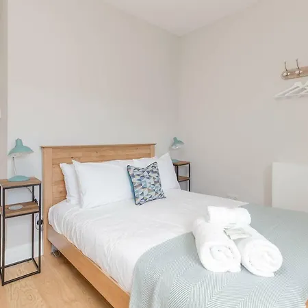 Altido Elegant Georgian 2-bedrm Apt In Heart Of Old Town Edinburgh