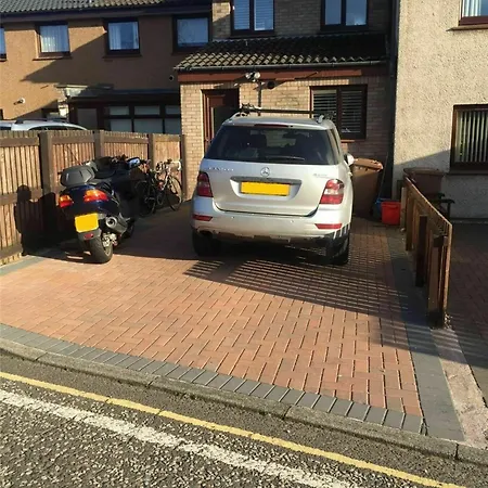 2 Bedroom House In Haymarket Accommodates 4 Apartment Edinburgh
