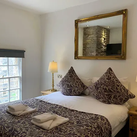 Royal Mile Balconies By The Castle Apartmanhotel 5*