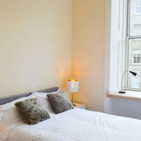 Bright 4 Bedroom Flat In Newington Appartement Édimbourg