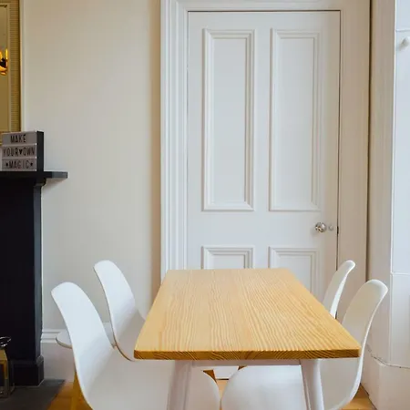 Bright 4 Bedroom Flat In Newington Appartement Édimbourg