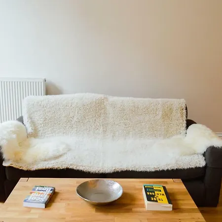 Bright 4 Bedroom Flat In Newington * Édimbourg