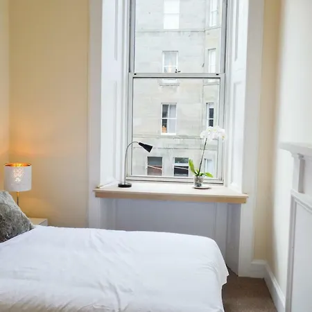 Bright 4 Bedroom Flat In Newington Appartement Édimbourg